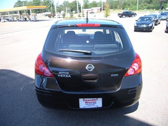 2012 Nissan Versa E43