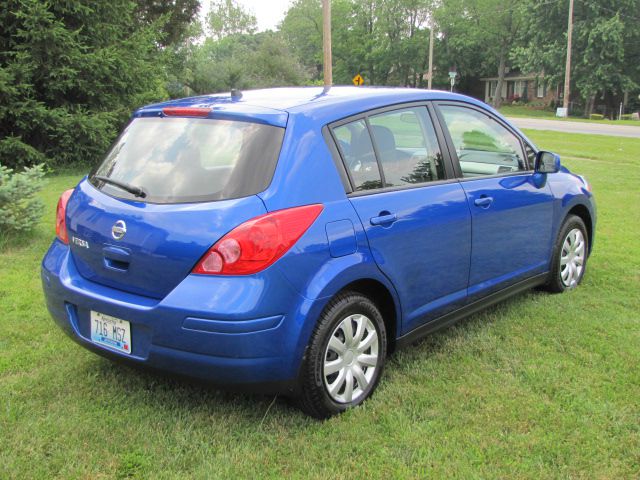 2012 Nissan Versa Carrera C4S