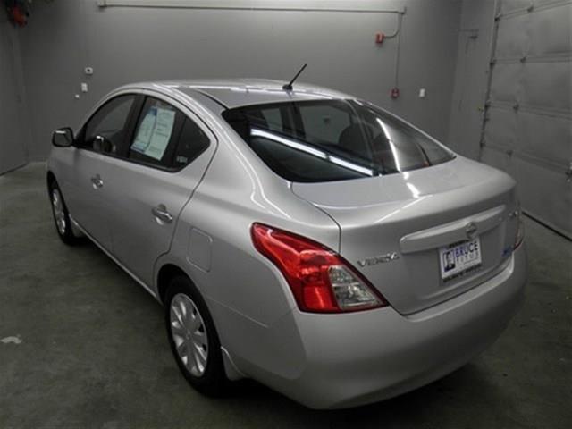 2012 Nissan Versa 745lilow Milesmint Condtionclean Carfax Se