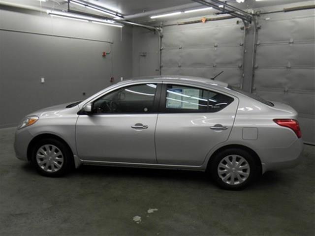 2012 Nissan Versa 745lilow Milesmint Condtionclean Carfax Se