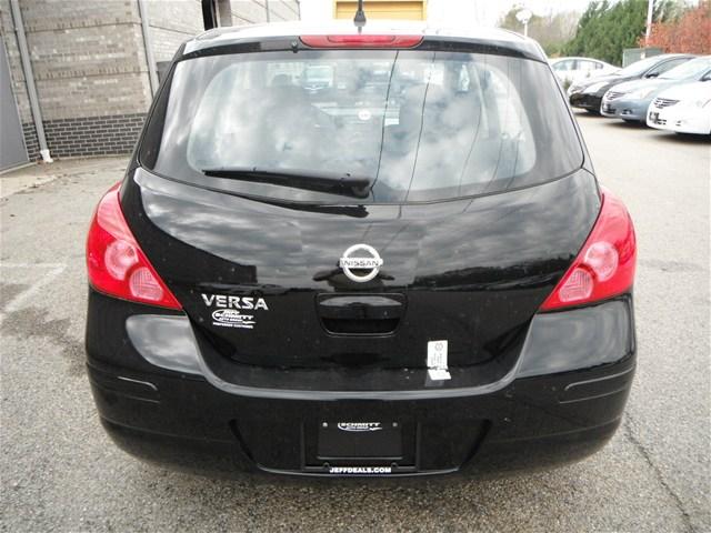 2012 Nissan Versa Unknown