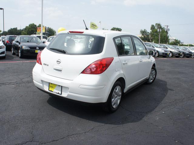 2012 Nissan Versa E43