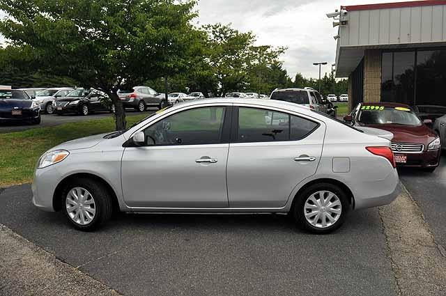 2013 Nissan Versa 745lilow Milesmint Condtionclean Carfax Se