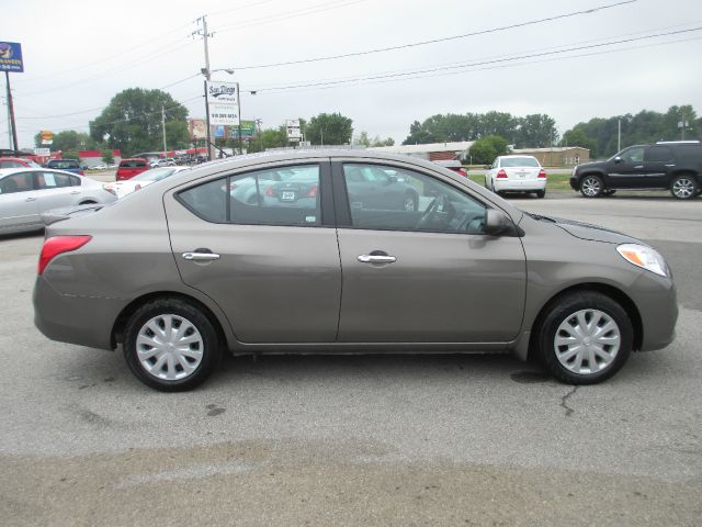 2013 Nissan Versa 1500 SLE Ext. Cab 2WD