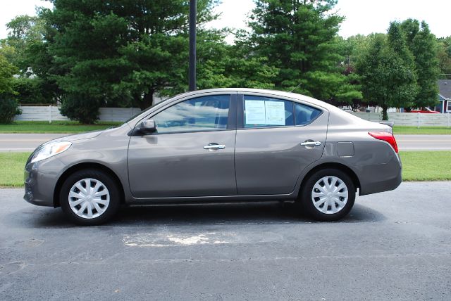 2013 Nissan Versa With Bluetoothconvenience Pkg