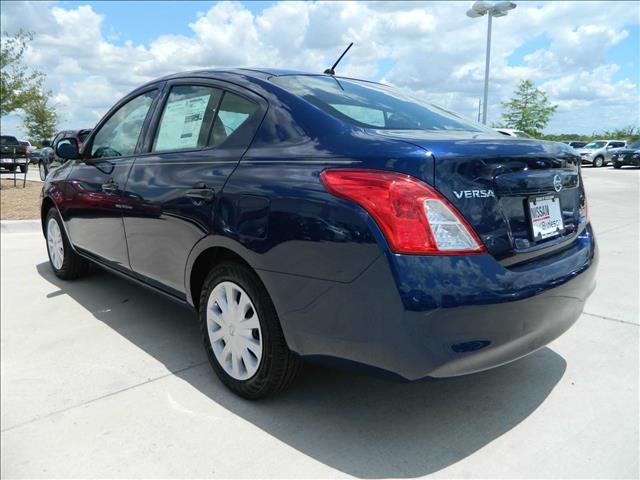 2014 Nissan Versa SP Pchair Abs/sab