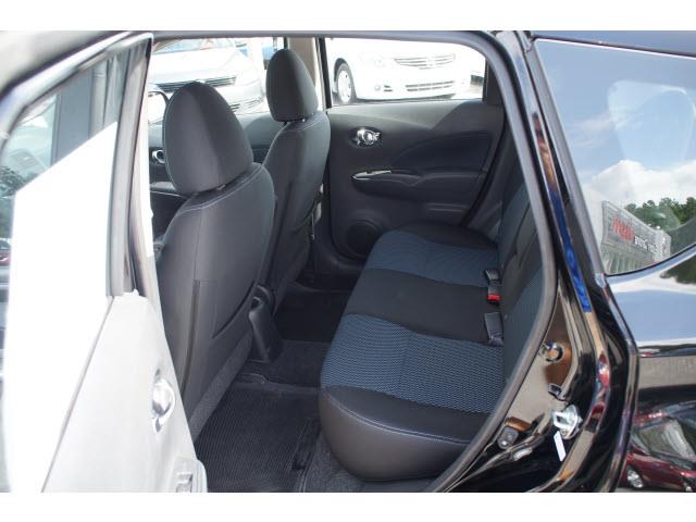 2014 Nissan Versa Note LX FWD Sedan