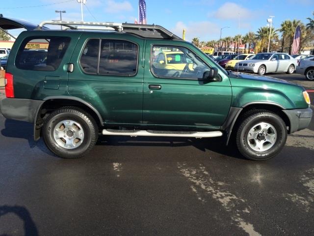 2000 Nissan Xterra SE