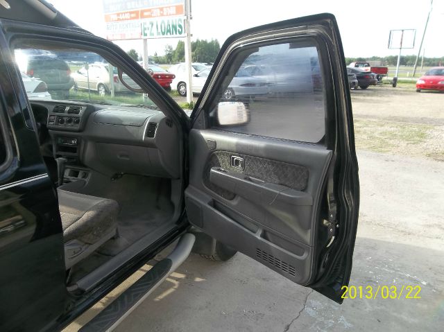 2000 Nissan Xterra LX V-6