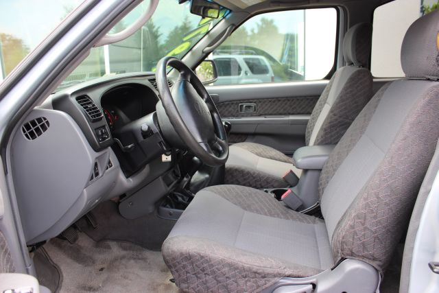 2000 Nissan Xterra EX-L W/ DVD System