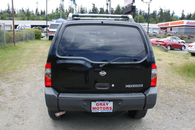 2000 Nissan Xterra AWD W/leatherroof (7pass)