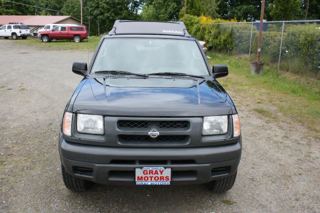 2000 Nissan Xterra AWD W/leatherroof (7pass)