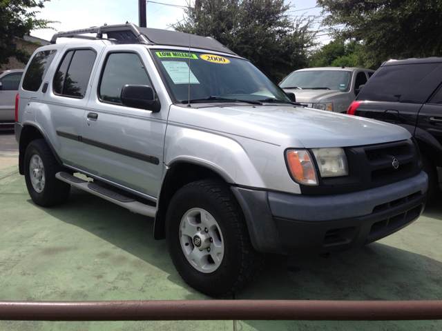 2000 Nissan Xterra LX V-6