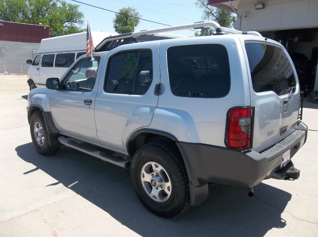 2001 Nissan Xterra AWD W/leatherroof (7pass)