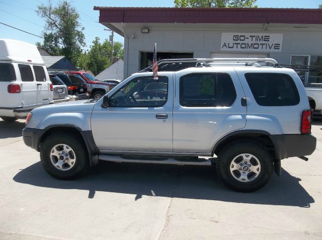 2001 Nissan Xterra AWD W/leatherroof (7pass)