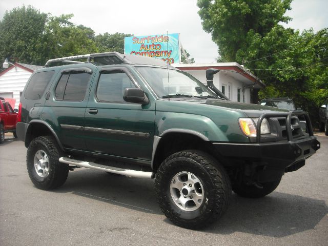 2001 Nissan Xterra AWD W/leatherroof (7pass)