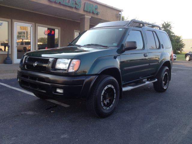 2001 Nissan Xterra AWD W/leatherroof (7pass)