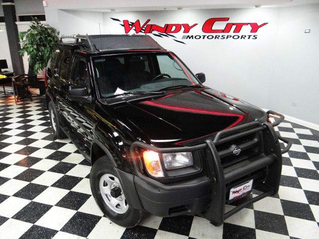 2001 Nissan Xterra AWD W/leatherroof (7pass)