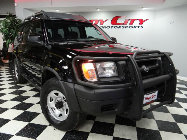 2001 Nissan Xterra AWD W/leatherroof (7pass)