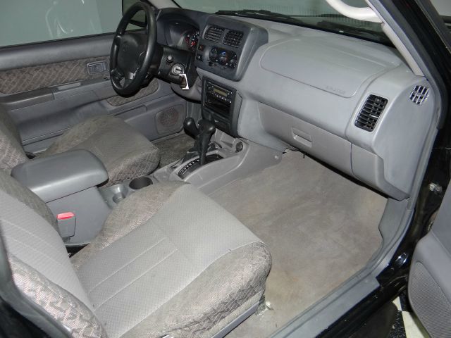 2001 Nissan Xterra AWD W/leatherroof (7pass)