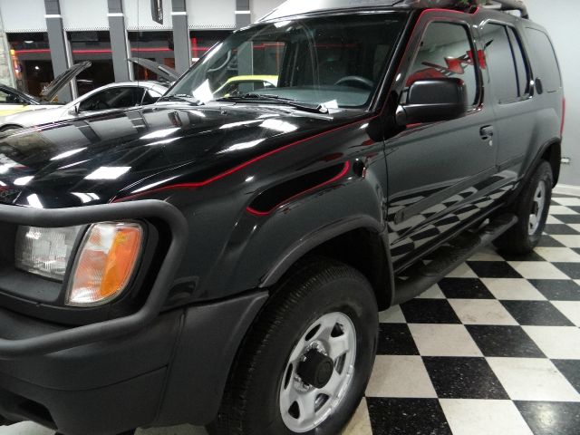 2001 Nissan Xterra AWD W/leatherroof (7pass)