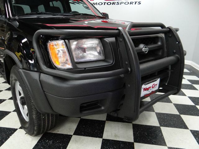 2001 Nissan Xterra AWD W/leatherroof (7pass)