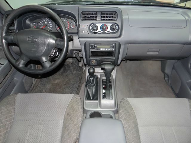 2001 Nissan Xterra AWD W/leatherroof (7pass)