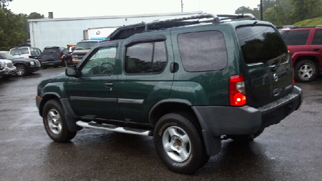 2002 Nissan Xterra AWD W/leatherroof (7pass)