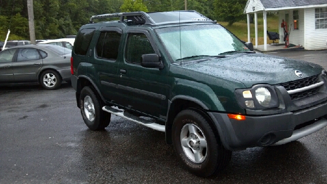 2002 Nissan Xterra AWD W/leatherroof (7pass)