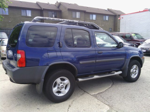 2002 Nissan Xterra AWD W/leatherroof (7pass)