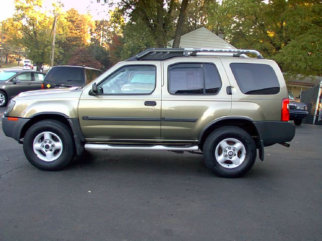 2002 Nissan Xterra AWD W/leatherroof (7pass)