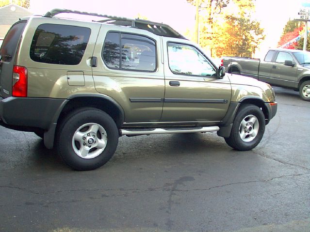 2002 Nissan Xterra AWD W/leatherroof (7pass)