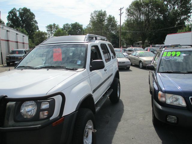 2002 Nissan Xterra AWD W/leatherroof (7pass)