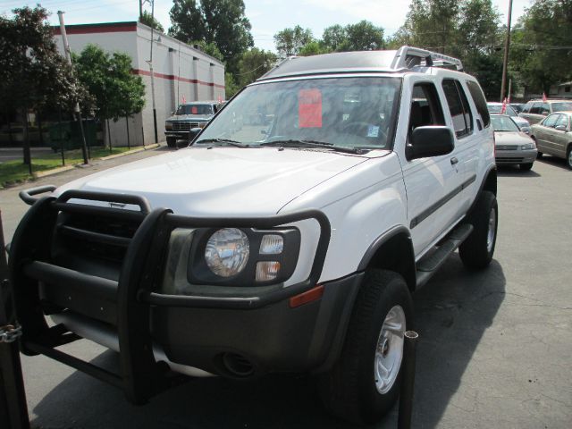 2002 Nissan Xterra AWD W/leatherroof (7pass)