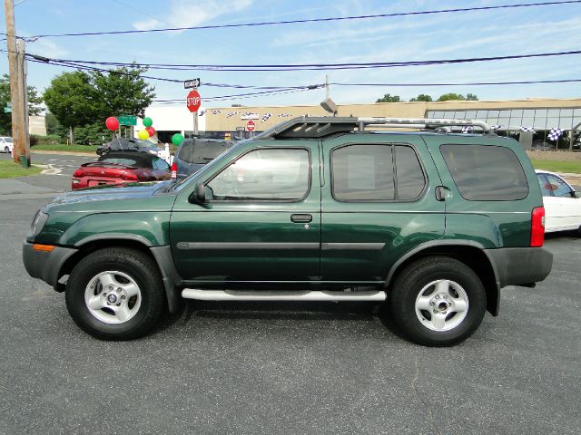 2002 Nissan Xterra AWD W/leatherroof (7pass)