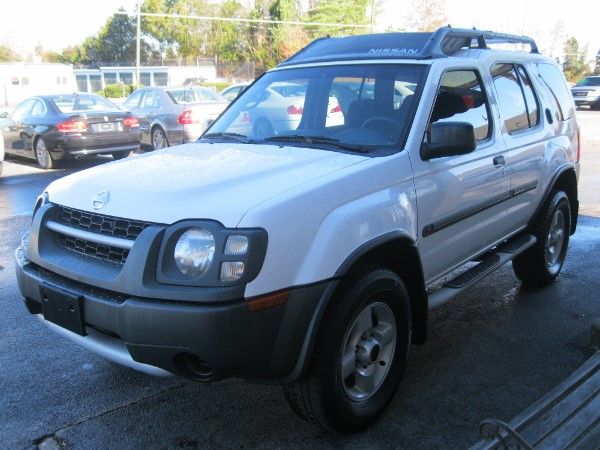 2002 Nissan Xterra AWD W/leatherroof (7pass)