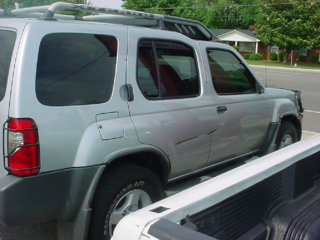 2002 Nissan Xterra AWD W/leatherroof (7pass)