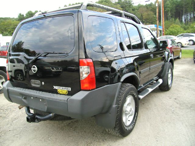 2003 Nissan Xterra AWD W/leatherroof (7pass)