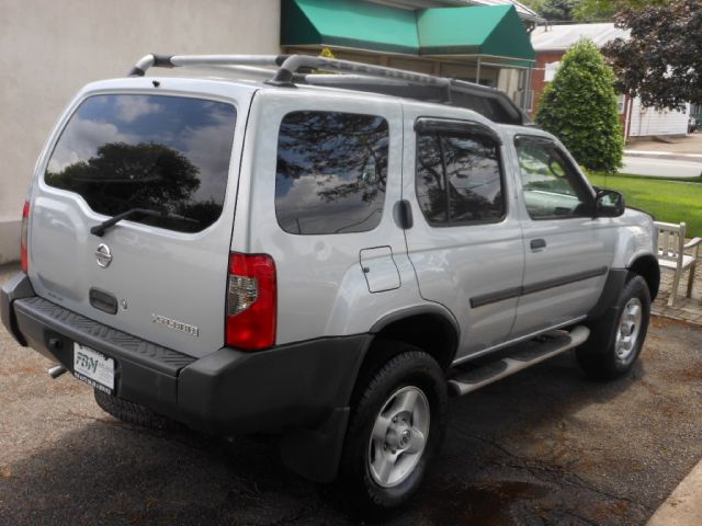 2003 Nissan Xterra AWD W/leatherroof (7pass)