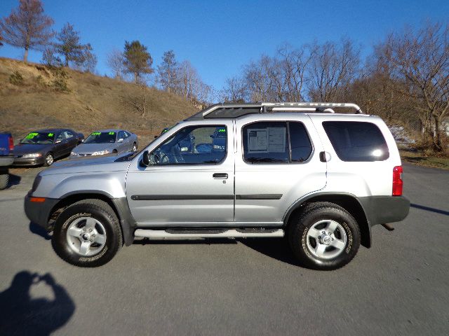 2004 Nissan Xterra AWD W/leatherroof (7pass)