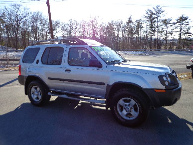 2004 Nissan Xterra AWD W/leatherroof (7pass)