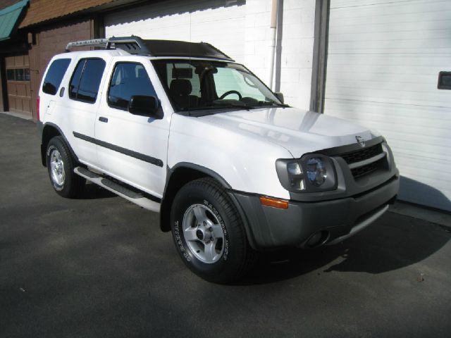 2004 Nissan Xterra AWD W/leatherroof (7pass)