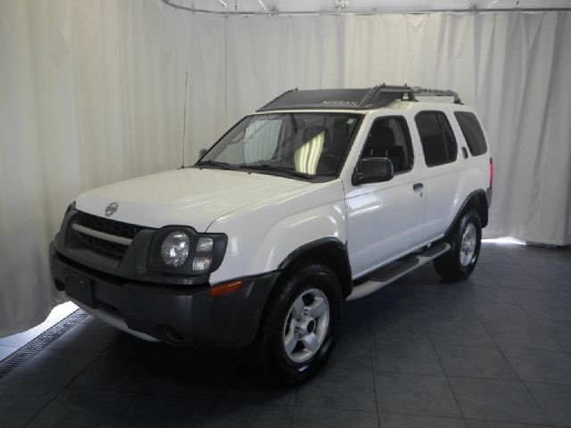 2004 Nissan Xterra AWD W/leatherroof (7pass)