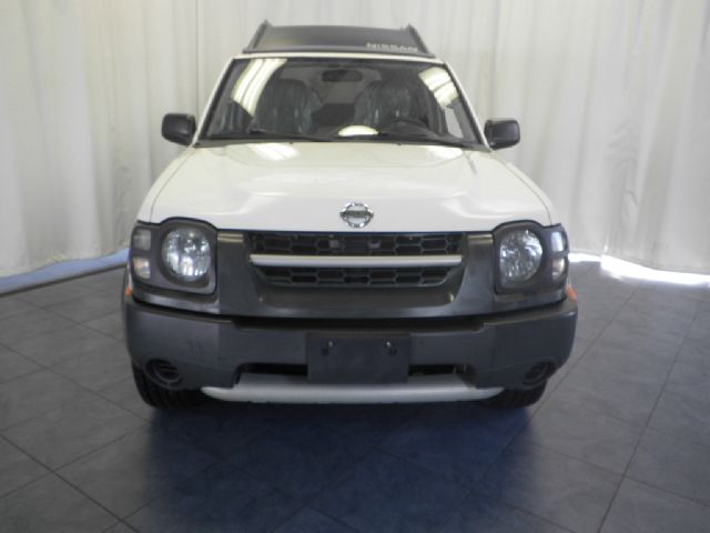 2004 Nissan Xterra AWD W/leatherroof (7pass)