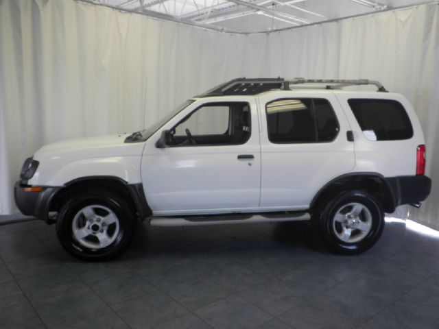 2004 Nissan Xterra AWD W/leatherroof (7pass)