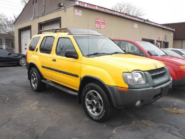 2004 Nissan Xterra AWD W/leatherroof (7pass)