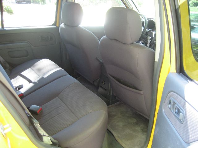 2004 Nissan Xterra AWD W/leatherroof (7pass)