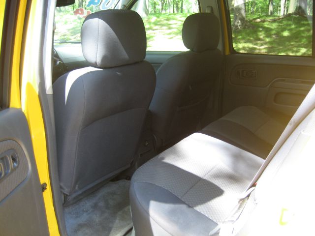 2004 Nissan Xterra AWD W/leatherroof (7pass)