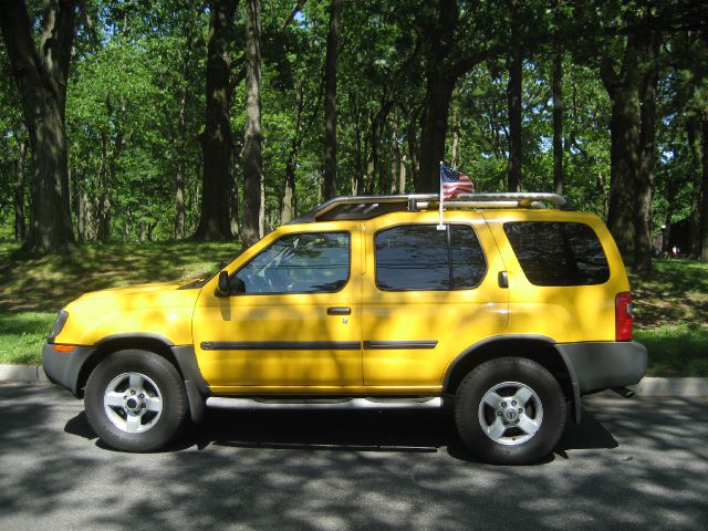 2004 Nissan Xterra AWD W/leatherroof (7pass)