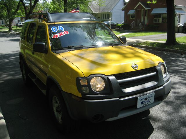 2004 Nissan Xterra AWD W/leatherroof (7pass)